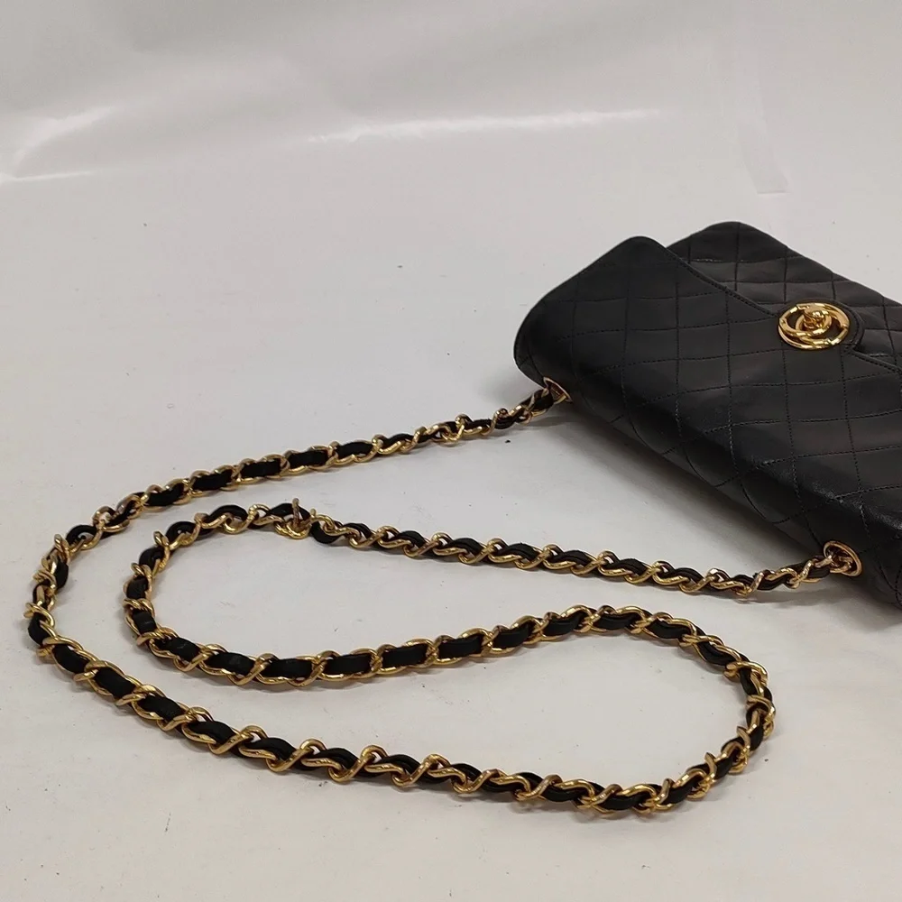 Chanel Matelasse Single Flap Single Chain Lamb Leather Bag